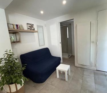 Cagnes-sur-Mer Apartment | Two rooms with 30 m2 garden in villa
