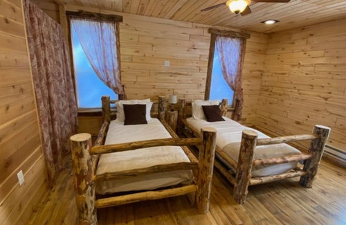 Cedaredge Cabin | Two Story Cabin. 2 Bedrooms, with Loft and Full Kitchen. 2 Balconies, Sleeps 8