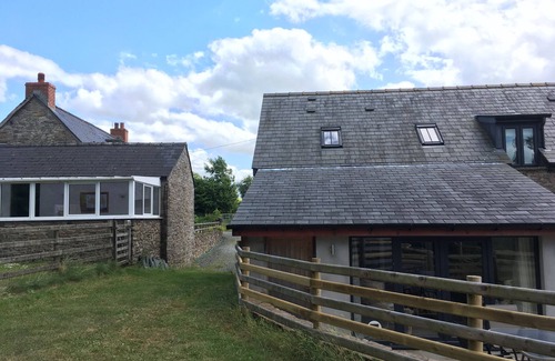 Brecon Cottage | Ty Glo Cottage BreconBeacons Rural views. 2 bedrooms 2 bathrooms sleeps 5 Wifi