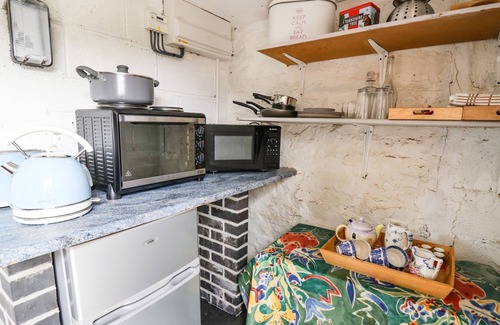 Brecon Cottage | TY HIR AT BLAENBRYNICH FARM, pet friendly in Sennybridge