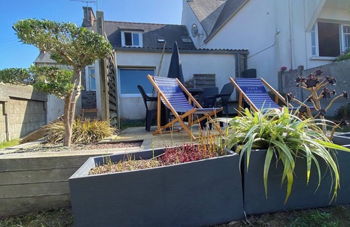 Loguivy House | TY LOUIS Fisherman's cottage with sea view and beaches 2 minutes walk away