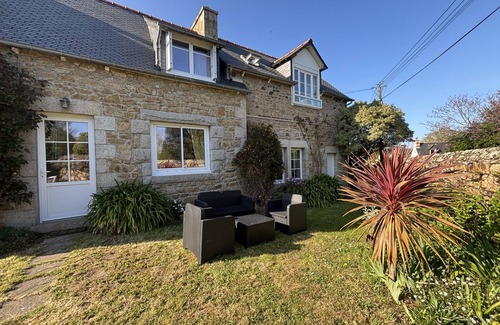 Penvenan Ski Chalet | Ty Moune · highly sought after location