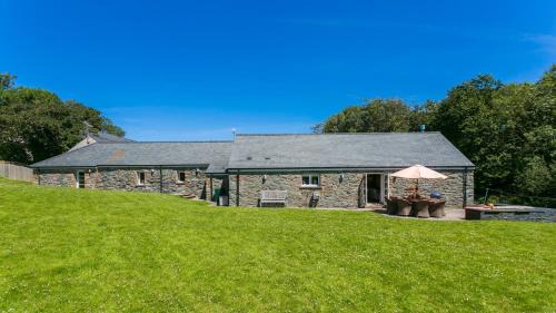 Newborough House | Ty Siam