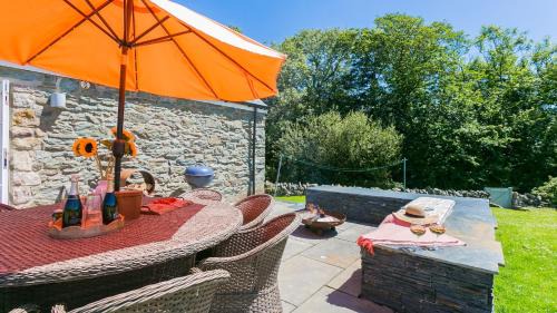 Newborough House | Ty Siam