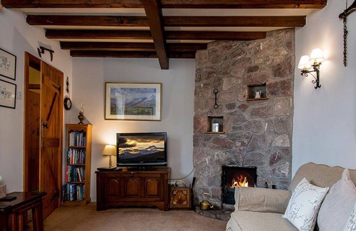 Bodorgan Cottage | Tyddyn Crythor - One Bedroom Cottage, Sleeps 3