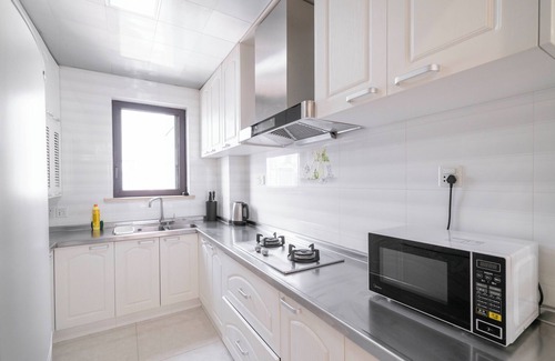 Xuhui Bed & Breakfast | Tyms Modern 2BR APT Xujiahui Dacheng