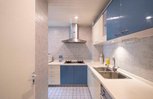 Xujiahui Apartment | Tyms Xujiahui Elegant 1BR APT