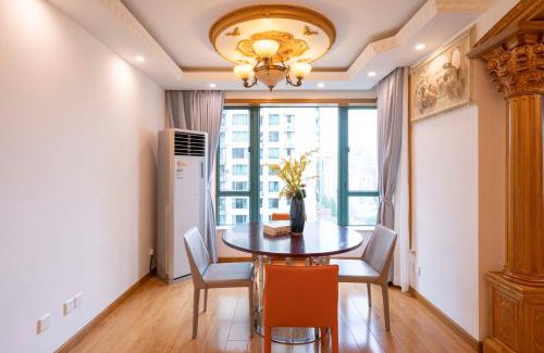 Xujiahui Apartment | Tyms Xujiahui Modern 2BR APT