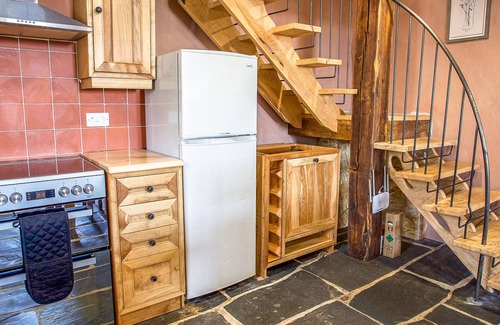 Penrhyndeudraeth Cottage | Tyn Llwyn Cornel Eco Barn