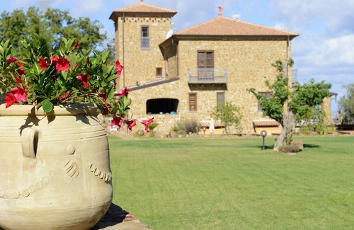 Castellabate Villa | Typical Cilentan farmhouse with swimming pool 3.5 km from the sea: Malachite accommodation
