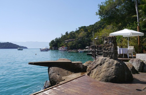 Paraty House | Typical colonial house in the bay of Paraty, with beautiful view, facing the sea