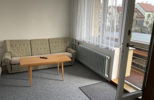 Modra House | Ubytování u zastávky