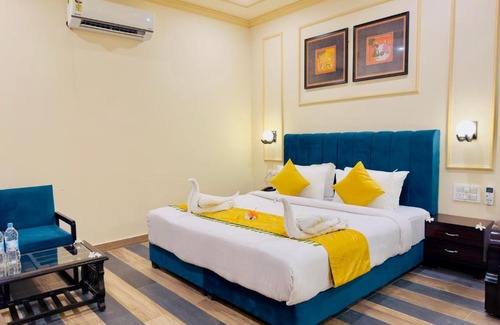 Udaipur Hotel | Udai Valley Resort -in lapse of ARAVALI Mountains