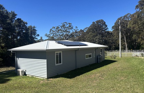 Tapitallee Cottage | Ugottavu Tapitallee Lodges Pet friendly and close by the Bundanon Art Museum