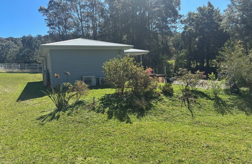 Tapitallee Cottage | Ugottavu Tapitallee Lodges Pet friendly and close by the Bundanon Art Museum