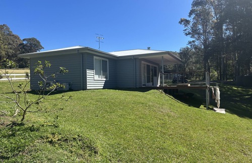 Tapitallee Cottage | Ugottavu Tapitallee Lodges Pet friendly and close by the Bundanon Art Museum