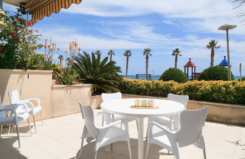 Miami Platja Apartment | UHC LOS FLAMENCOS - Ground floor apartment on the beach front