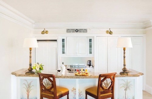 Grace Bay Hotel | Ultimate Beachfront Retreat with Pool, Gourmet Dining, and Ocean Views