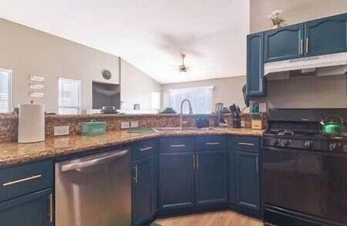 Fontana House | Ultimate Comfort: 3 BR Oasis with PS5 & BBQ