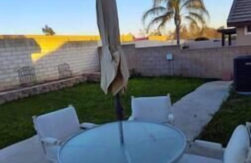 Fontana House | Ultimate Comfort: 3 BR Oasis with PS5 & BBQ