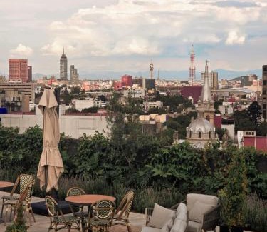 Roma Norte Apartment | Ultimate Getaway in Luxe Studio