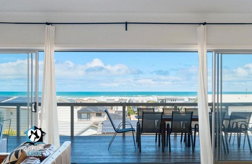 Middleton House | Ultimate in Middleton Coastal Style with Views Sleeps 10