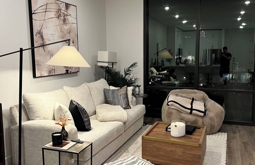 Bouldin Apartment | Ultra Chic 1-bedroom apartment with AC, fitness room in cool Austin