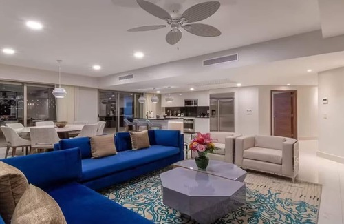 San Jose del Cabo Apartment | Ultra Luxe 3 BR OceanFront Penthouse at Garza Blanca 5-Star Platinum with Butler