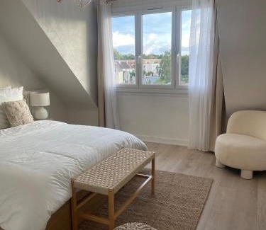Mondeville Apartment | Un cocon où le temps s arrête