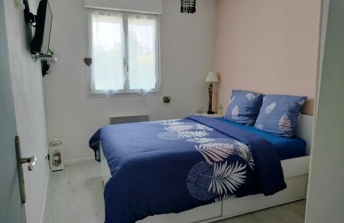 Thilouze Apartment | un studio avec une entrée indépendante