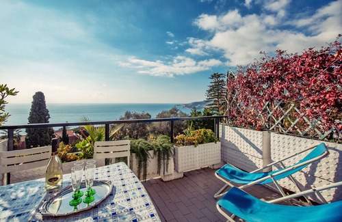 Ospedaletti Apartment | Una terrazza sul golfo di Ospedaletti by Wonderful Italy