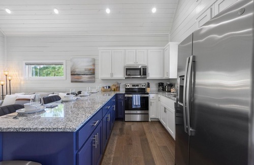 Broken Bow Ski Chalet | Under the Stars: Secluded, Hot Tub, Firepit, Pets, Games