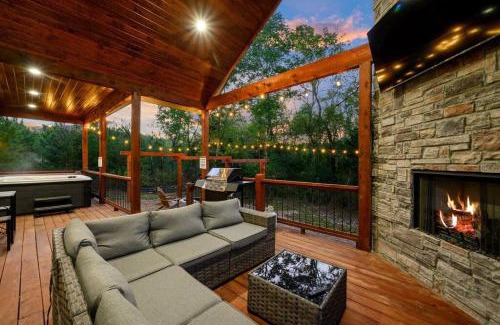 Broken Bow Ski Chalet | Under the Stars - Secluded, Hot Tub, Firepit, Games