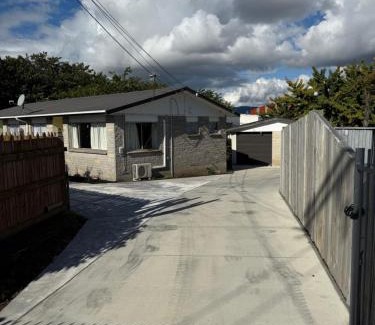 Rotorua Villa | Under walnut Tree No2