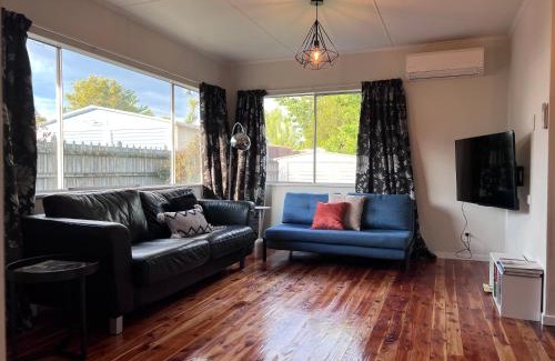 Rotorua Villa | Under walnut Tree No2