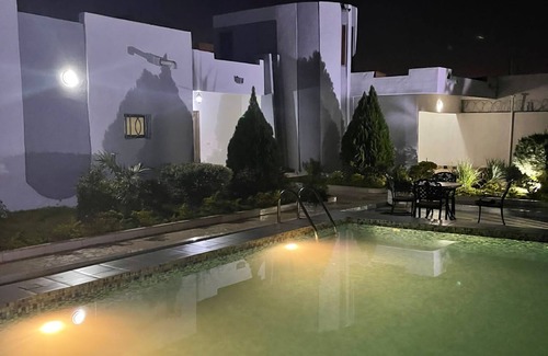 Bamako Villa | Une villa avec piscine et jardin pour votre confort