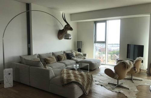 Aarhus C Condo | Unik Udsigt og Beliggenhed