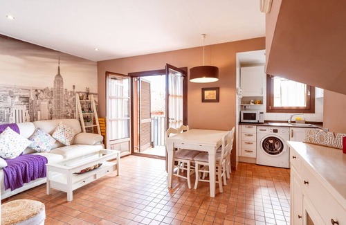 Old Town Apartment | Unik Vacation Ferrers