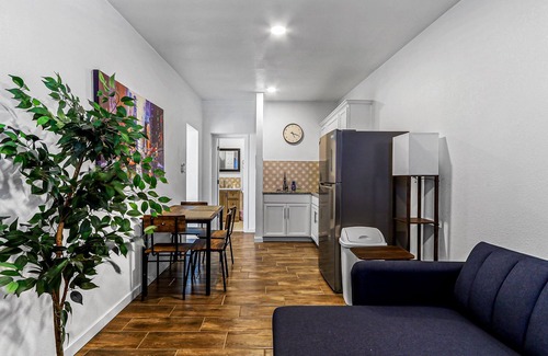 El Paso Apartment | Unique 1BR/Split-Level Design