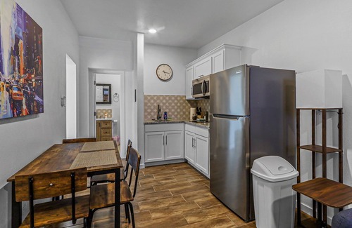 El Paso Apartment | Unique 1BR/Split-Level Design