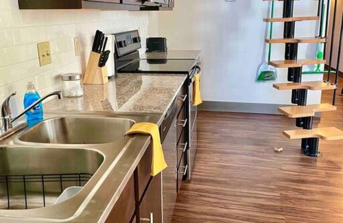 Financial District Apartment | ☆UNIQUE 2Bed Loft☆ Downtown KC
