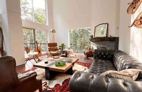 Elka Park House | Unique and Private 25ft Waterfall House in Hunter