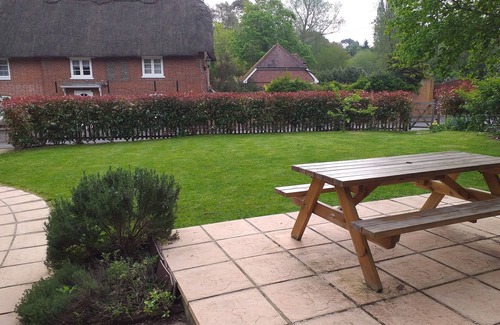 New Forest District Cottage | Unique detached holiday cottage, Hampshire