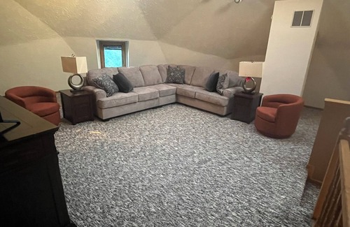 Pierre House | Unique Dome Escape with Missouri River Views, Spacious 3 BR with Rec Room