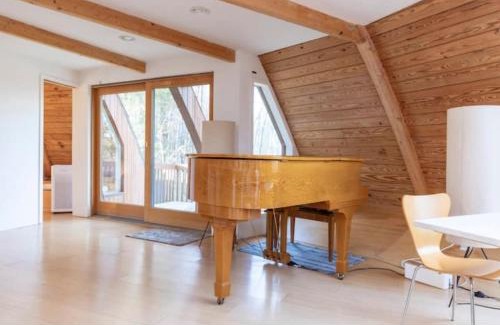 New Paltz House | Unique Dome Home With Hot Tub & Piano, on 28 acres