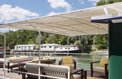 17th Arrondissement Batignolles-Monceau Boat Rental | Unique.