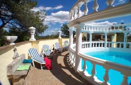 Beaucaire Villa | Unique hilltop villa in Provence, stunning private pool, 6+bdrms + optional gite