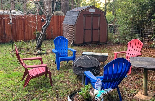 Fort Bragg Cabin | Unique retreat surrounded by redwoods - outdoor tub & wood stove, dog-friendly