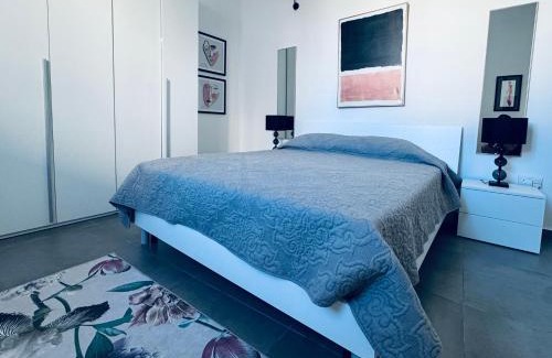 Hamrun House | Unique super central cosy house near Valletta with bus stops just outside - family and couples-friendly - large colourful bedrooms & bathrooms