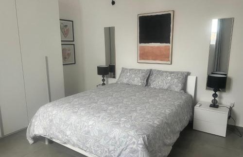 Hamrun House | Unique super central cosy house near Valletta with bus stops just outside - family and couples-friendly - large colourful bedrooms & bathrooms